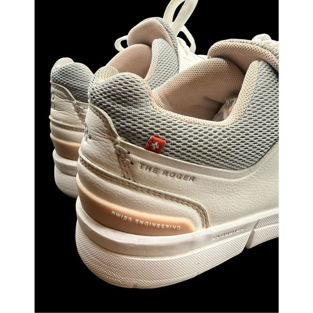 On Cloud The Roger Advantage Women’s Sz. 7.5 Athletic Shoes Walking Running - Picture 10 of 16